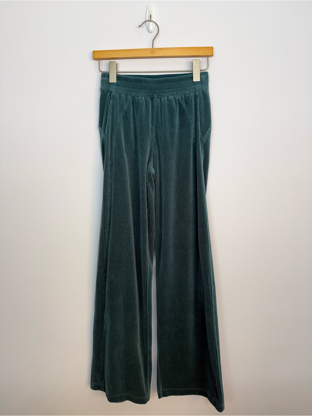 2: Lululemon Scuba Mid-Rise Wide-Leg Pant Velvet Cord Storm Teal Sz 2 31”